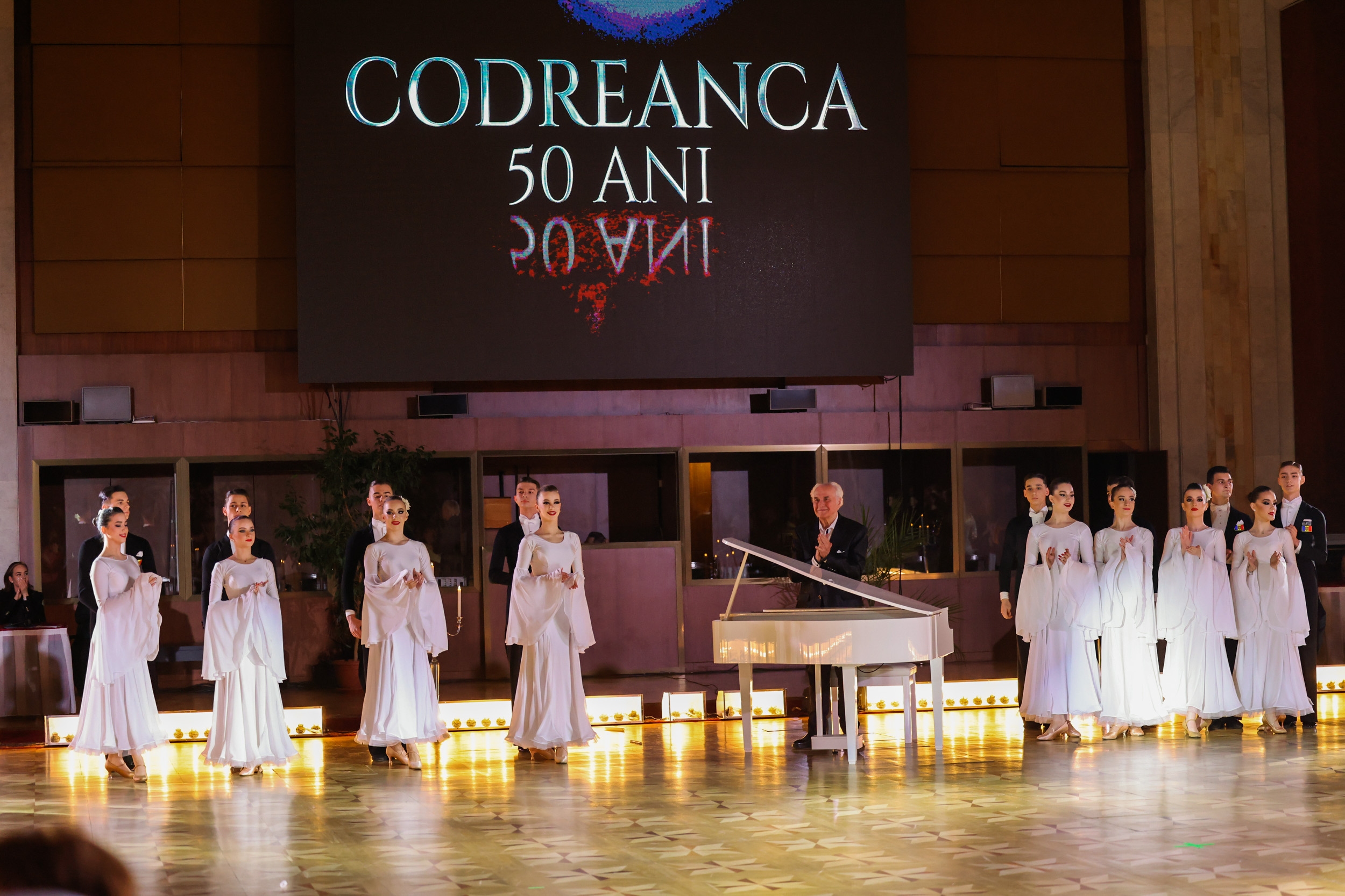 Clubul de dans „Codreanca” a marcat 50 de ani de activitate. Premierul Dorin Recean: „Codreanca este o carte de vizită a țării noastre peste hotare” | GUVERNUL REPUBLICII MOLDOVA