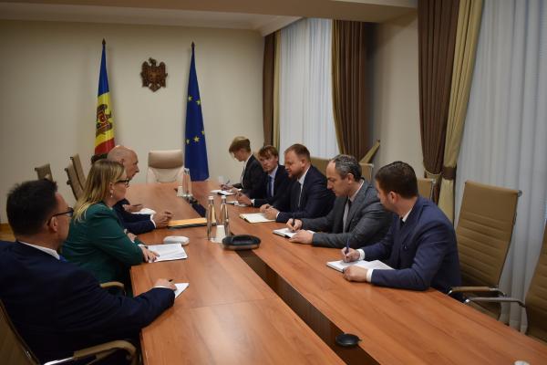 Întrevederea viceprim-ministrului Roman Roșca cu Thomas Lenk, reprezentantul special al Președinției în exercițiu a OSCE pentru procesul de reglementare transnistreană