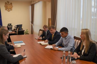 Vicepremierul pentru reintegrare Valeriu Chiveri a avut o întrevedere cu ambasadorul Canadei în Republica Moldova, Gavin Buchan
