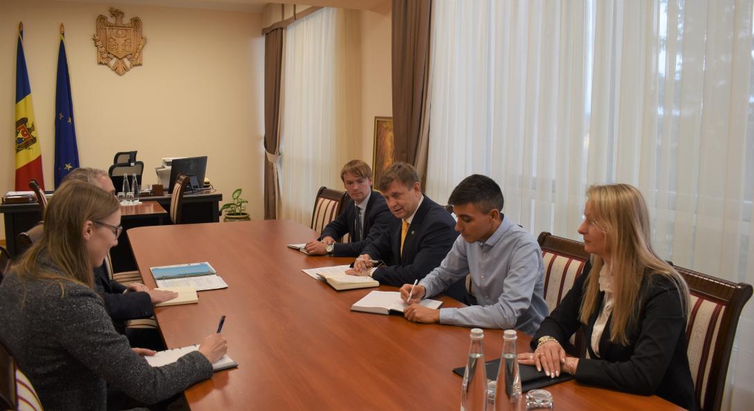 Vicepremierul pentru reintegrare Valeriu Chiveri a avut o întrevedere cu ambasadorul Canadei în Republica Moldova, Gavin Buchan
